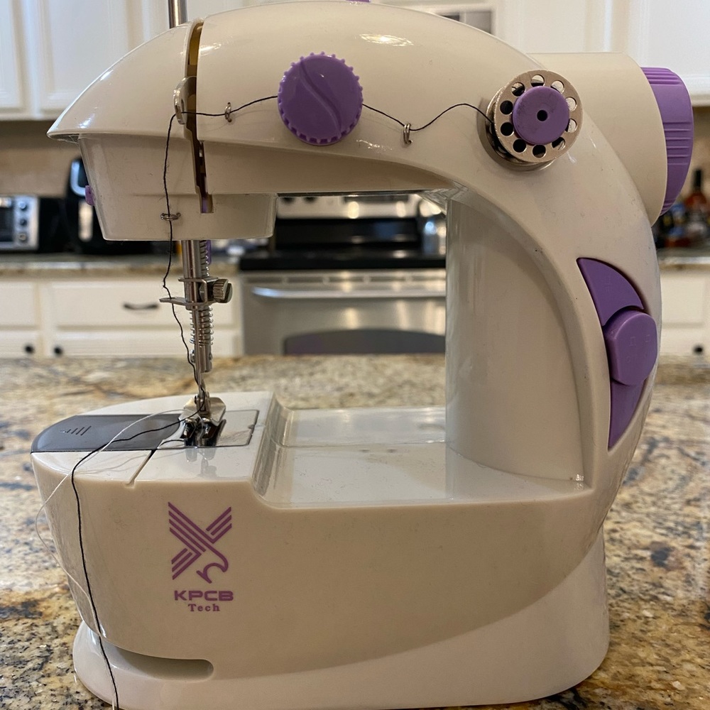 Mini Sewing Machine